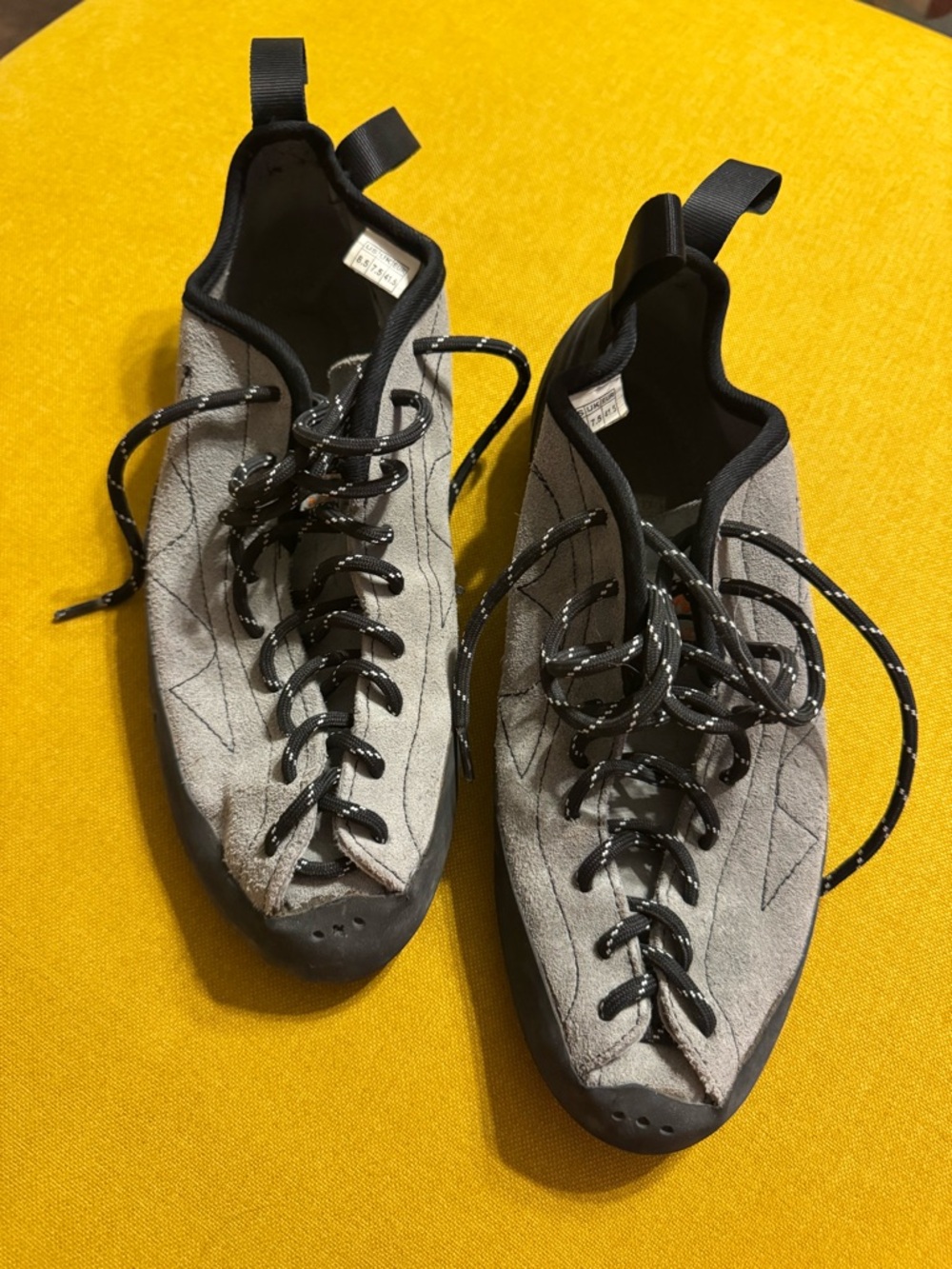 Used Mad Rock Phoenix Gray Black Lace Up Rock Climbing Shoes Mens Sz 8.5 EU 41.5